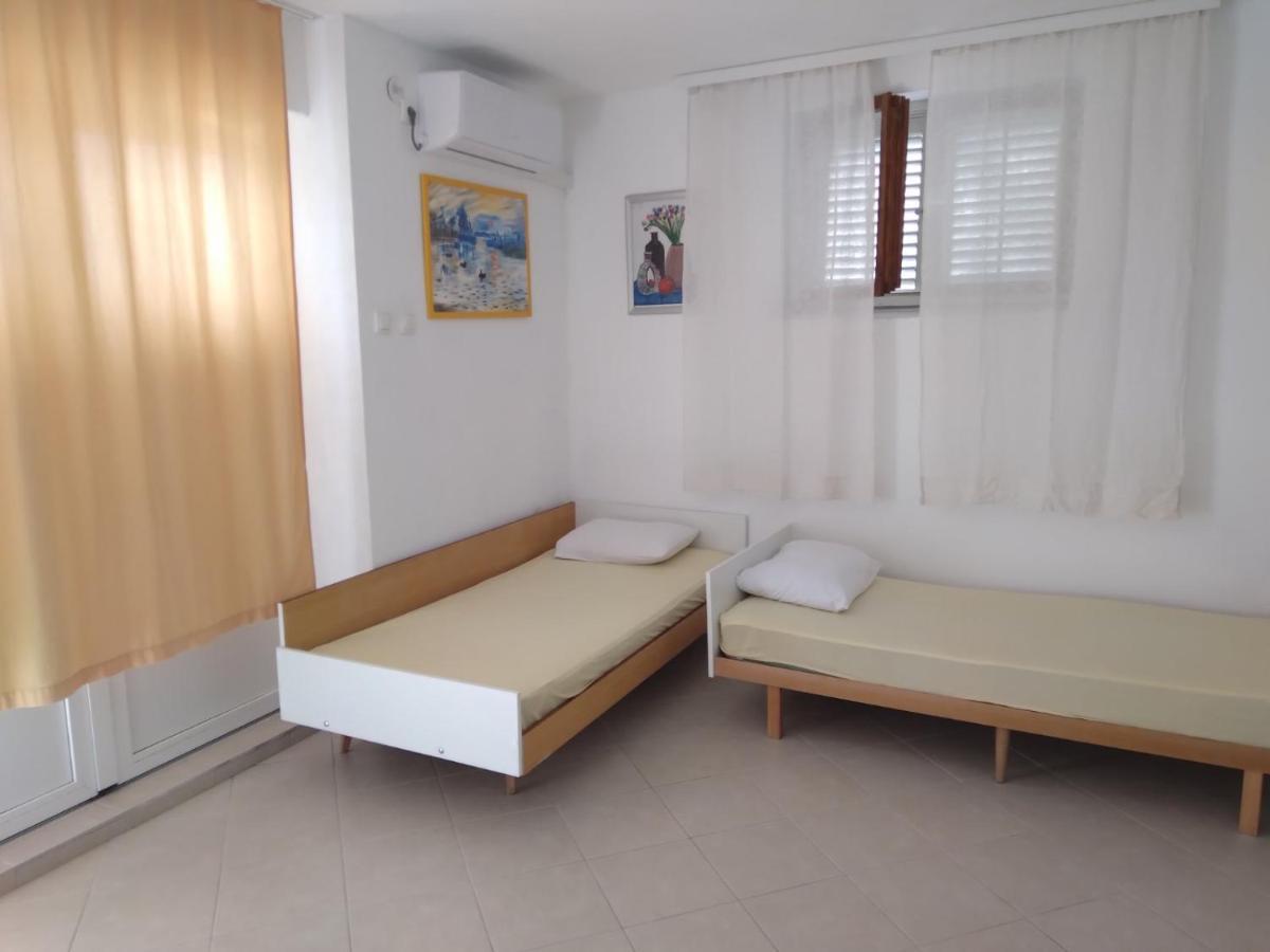 Apartment Perla - 150M From The Sea ノヴィ・ヴィノドロスキー エクステリア 写真